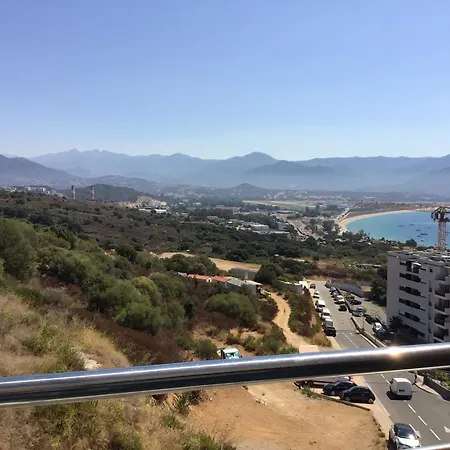 Avec 2 D'hotes Pour 1 A 4 Personnes Avec Vue Mer, Terrasse, Parking Prive, Proche Port Et Aeroport, Petit Dejeuner Inclus Nocleg ze śniadaniem Ajaccio (Corsica)
