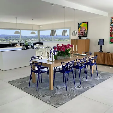 Avec 2 D'hôtes Pour 1 à 4 Personnes Avec Vue Mer, Terrasse, Parking Privé, Proche Port Et Aéroport, Petit Déjeuner Inclus Ajaccio (Corsica)
