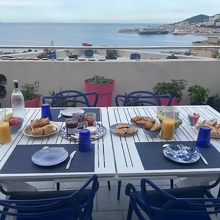 Avec 2 D'hotes Pour 1 A 4 Personnes Avec Terrasse, Vue Mer, Parking Prive, Proche Port Et Aeroport, Petit Dejeuner Inclus 4* Ajaccio
