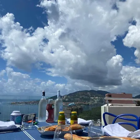 Bed & Breakfast Maritime: Seaside Terrace With Private Parking