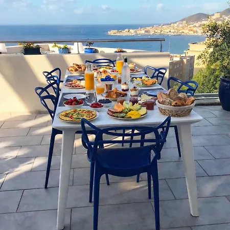 Suite Avec 2 Chambres D'Hotes Pour 1 A 4 Personnes Avec Vue Mer, Terrasse, Climatisation, Parking Prive, Proche Port Et Aeroport, Petit Dejeuner Inclus 4* Ajaccio (Corsica)