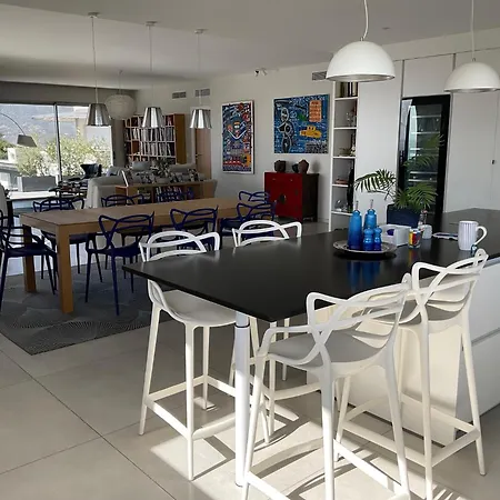 Suite Avec 2 Chambres D'Hotes Pour 1 A 4 Personnes Avec Vue Mer, Terrasse, Climatisation, Parking Prive, Proche Port Et Aeroport, Petit Dejeuner Inclus Nocleg ze śniadaniem 4*