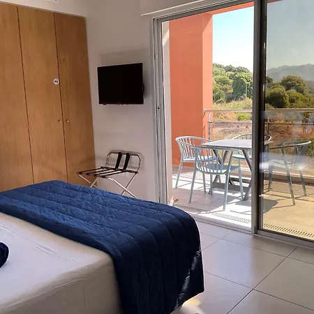 Suite Avec 2 Chambres D'Hotes Pour 1 A 4 Personnes Avec Vue Mer, Terrasse, Climatisation, Parking Prive, Proche Port Et Aeroport, Petit Dejeuner Inclus 4* Ajaccio (Corsica)