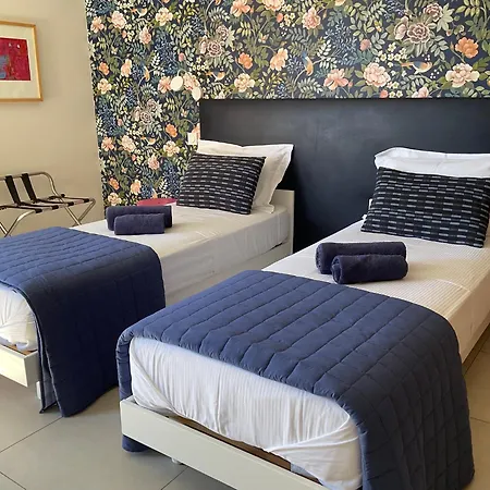 Suite Avec 2 Chambres D'Hotes Pour 1 A 4 Personnes Avec Vue Mer, Terrasse, Climatisation, Parking Prive, Proche Port Et Aeroport, Petit Dejeuner Inclus 4*