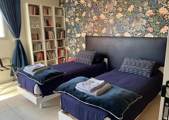 Avec 2 D'hotes Pour 1 A 4 Personnes Avec Vue Mer, Terrasse, Parking Prive, Proche Port Et Aeroport, Petit Dejeuner Inclus Ajaccio (Corsica)